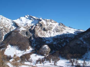 La valle nei pressi di Maljasset e l'ingresso del Vallon de Mary (foto M. Sanguineti)